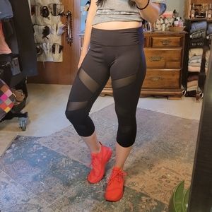 Kyodan Capri Leggings w/Mesh Panels!